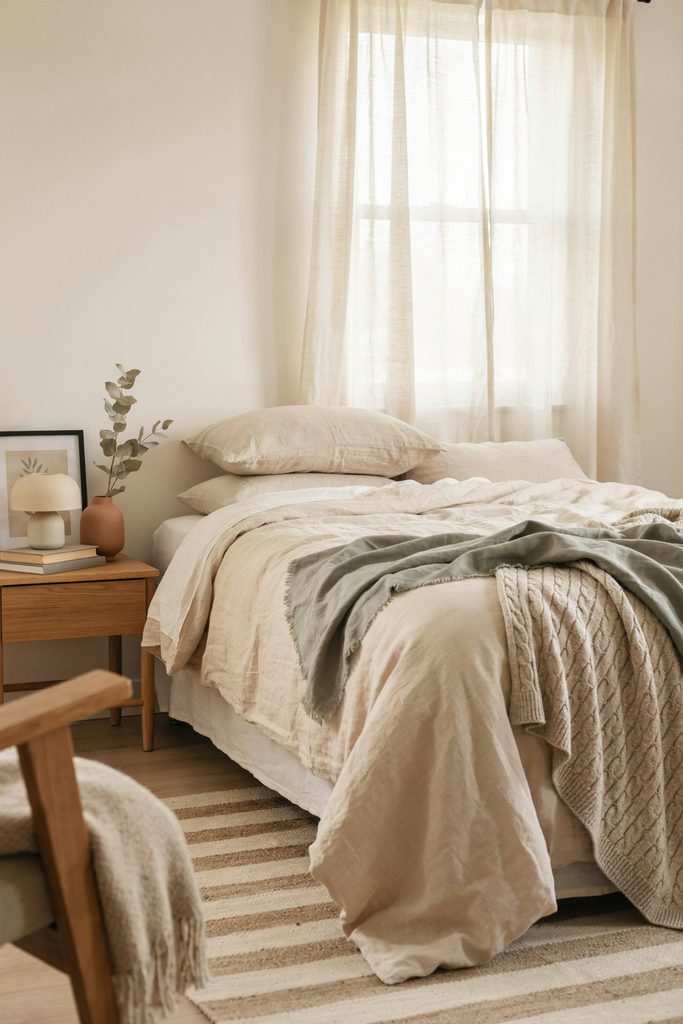 California Casual Bedroom Ideas